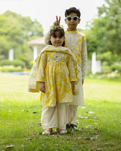 Laddo Peela Twinning Set for Siblings