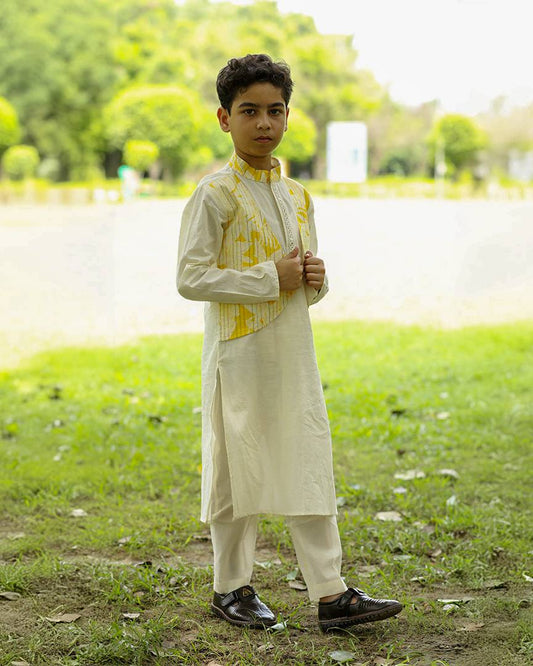 Laddoo Peela Boys Kurta with Jacket and Pajama Set